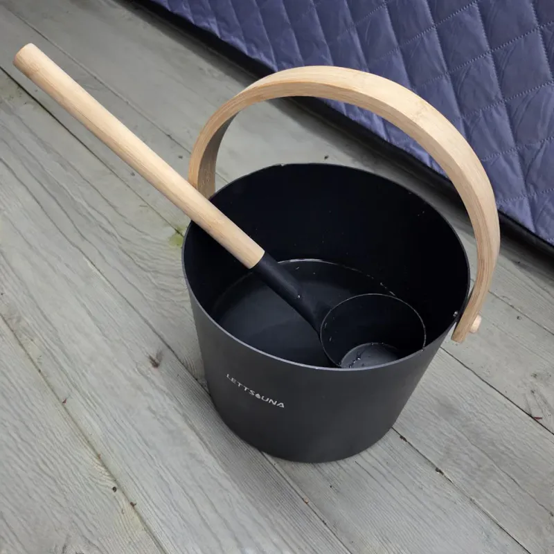 Vannbøtte og øse Lettsauna